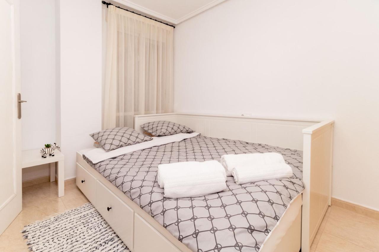 Apartamento Asta Apartment Torrevieja Exterior photo